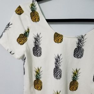 Awesome F21 Plus pineapple print crop top, 0X